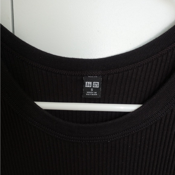 UNIQLO - Ribbed Racer Back Cropped Tank Top - Picture 4 of 6